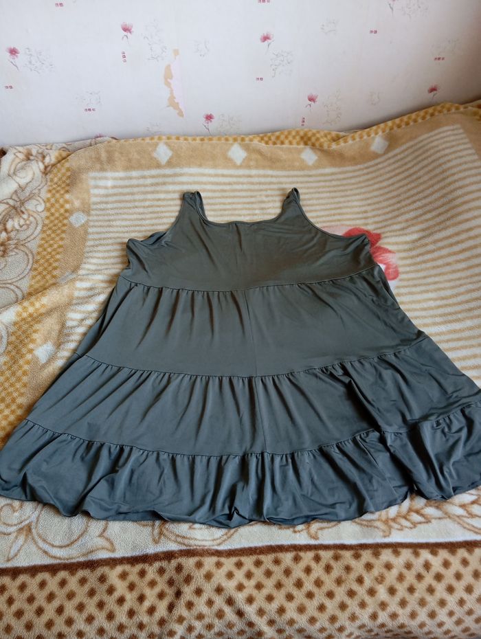 Robe courte femme. - photo numéro 2