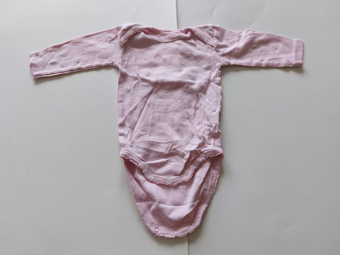 Lot 5 bodies 9 mois - photo numéro 10