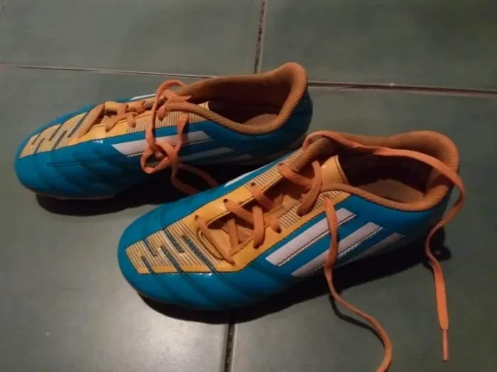 Chaussures foot Adidas - photo numéro 2