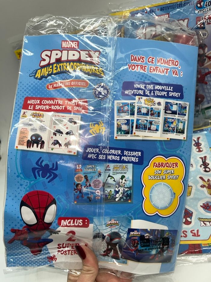 Lot de 4 magazines livres d'activité Spidey Disney Spiderman avec leurs jouets - photo numéro 2