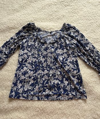 Blouse fleuris blanc et bleu Kiabi très bon état