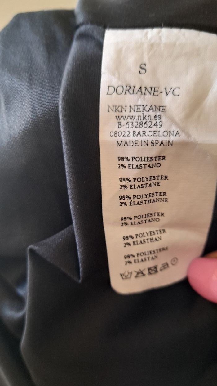 Robe noire manches courtes avec dentelle. Nekane - photo numéro 9