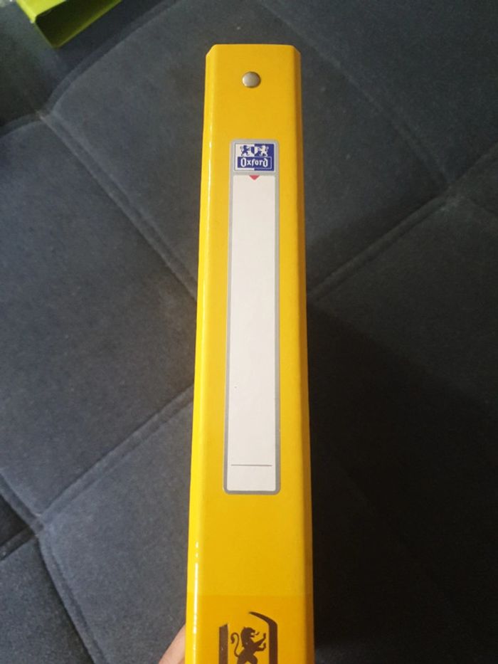 Neuf classeur jaune marque Oxford - photo numéro 3