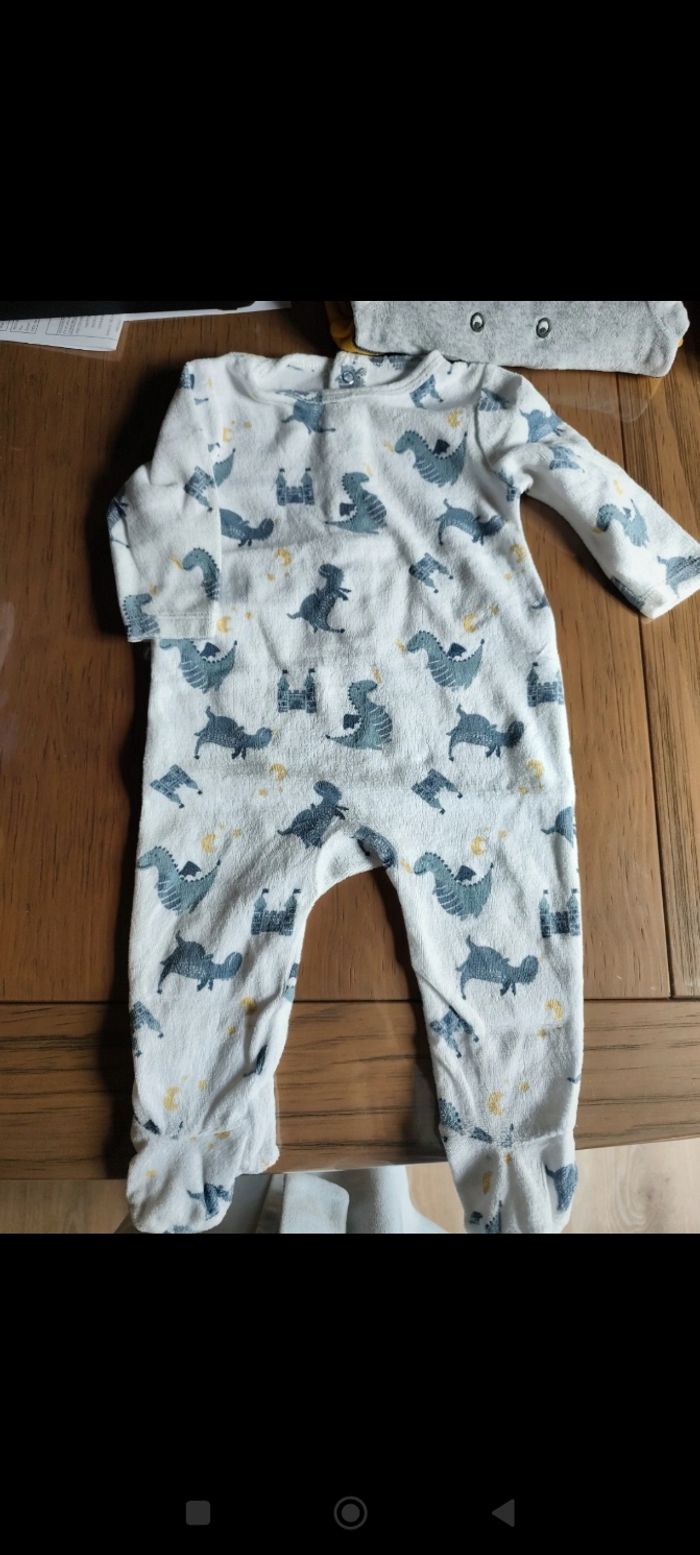 Lot de 7 pyjamas taille 6 mois - photo numéro 4