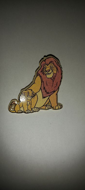 Pin's le roi lion disney