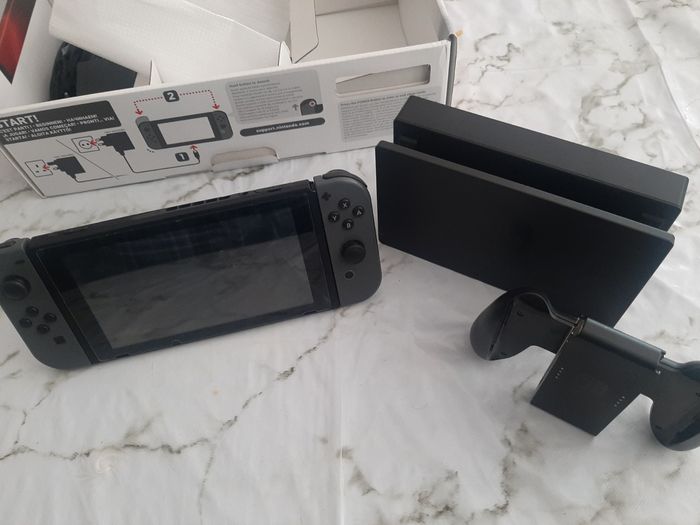 Nintendo Switch 32 Go Noir - photo numéro 2