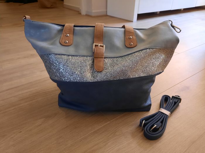 Sac à main fourre-tout bleu simili cuir avec strass