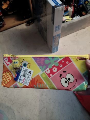 Petite trousse avec pendant Bob l'éponge