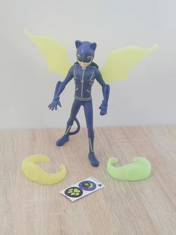 Lot figurine et bracelet Chat Noir / Miraculous × Kinder