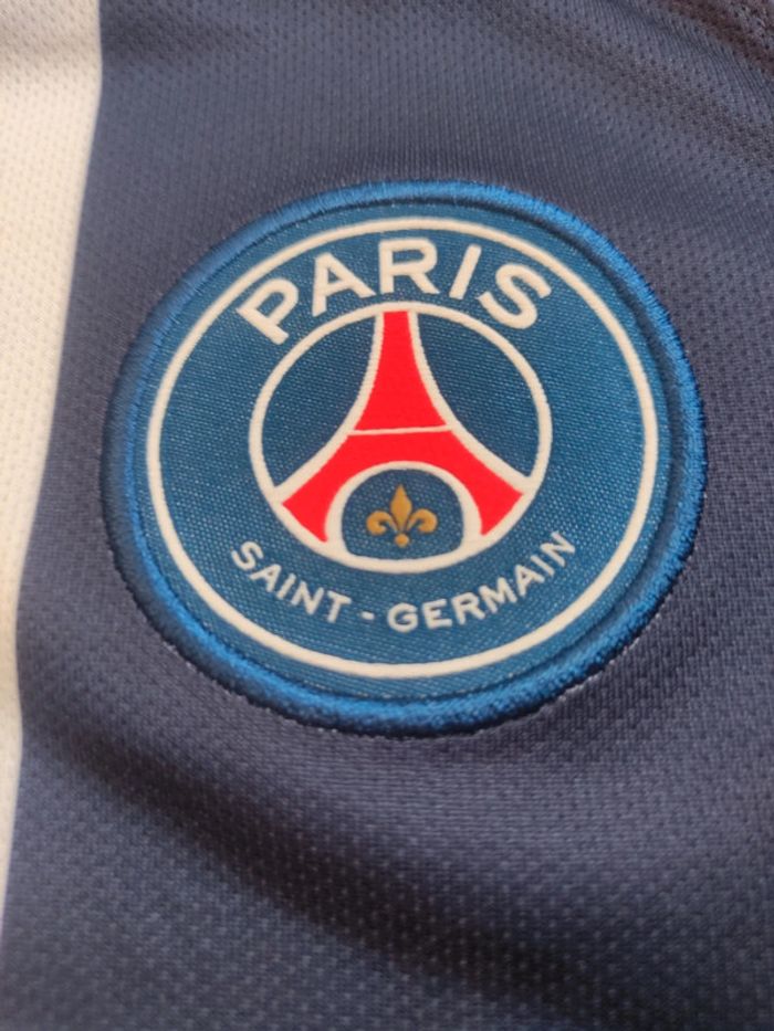 Maillot de foot PSG, Nike Authentique Officiel taille enfant 8/10 ans, Neuf - photo numéro 4