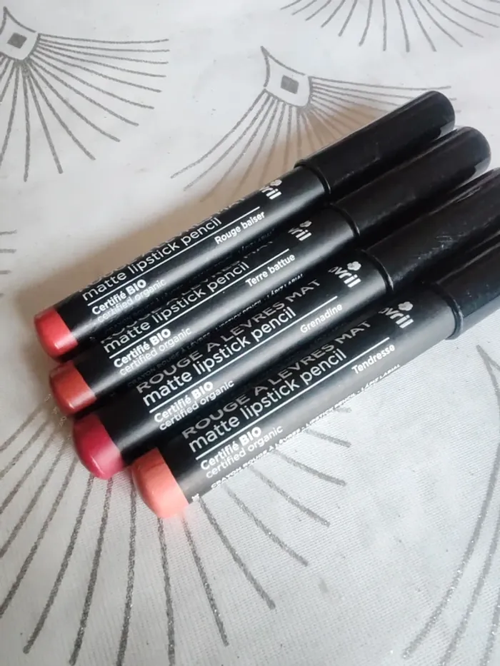 4 crayons à lèvres mat bio - photo numéro 2