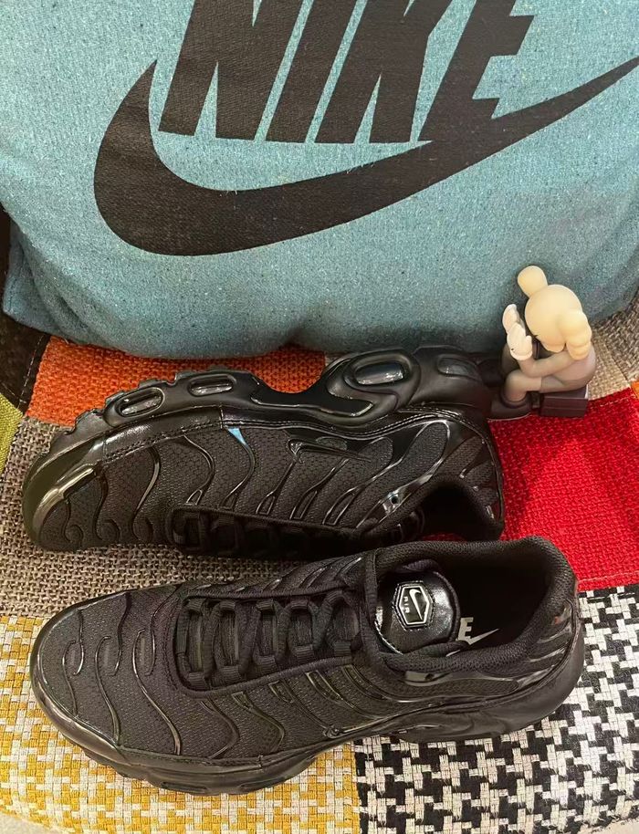 Nike Air Max TN Plus Black - photo numéro 2