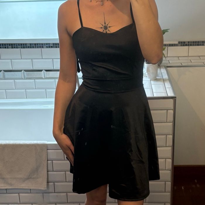 Robe dos nue - photo numéro 3