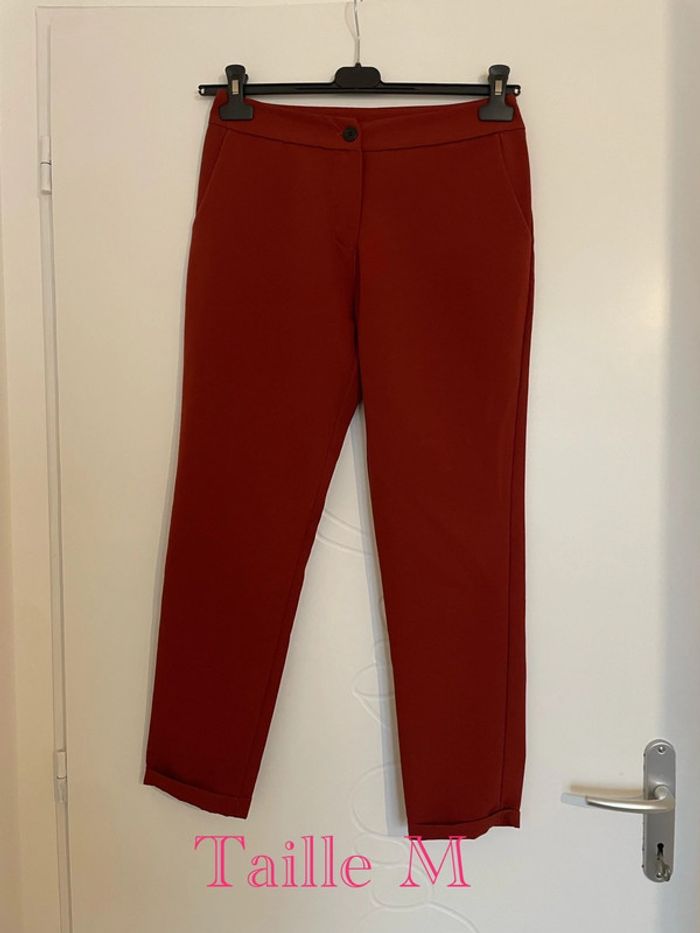 Pantalon court 7/8 style chino infroissable rouge orange rouille bas revers taille M