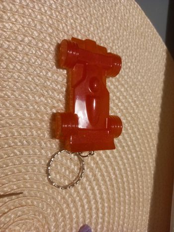 Porte clé voiture de course epoxy