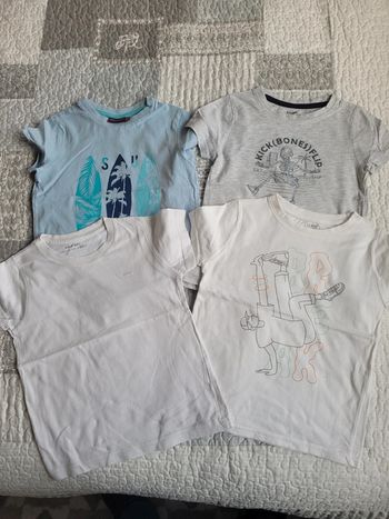 Lot de 4 t-shirts, taille 4 ans