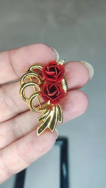 Broche roses