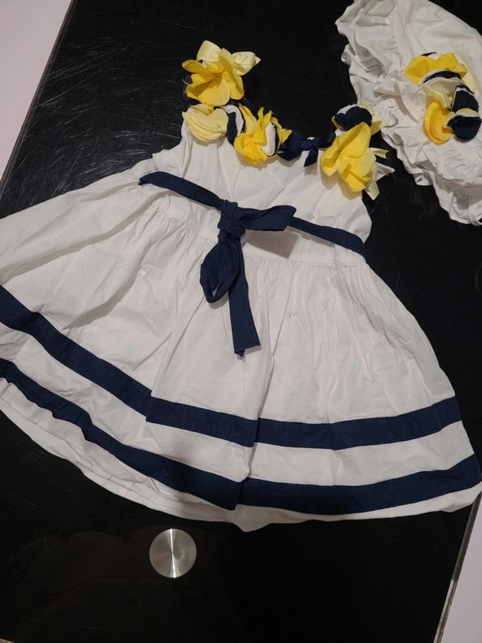 Ensemble robe short chapeau