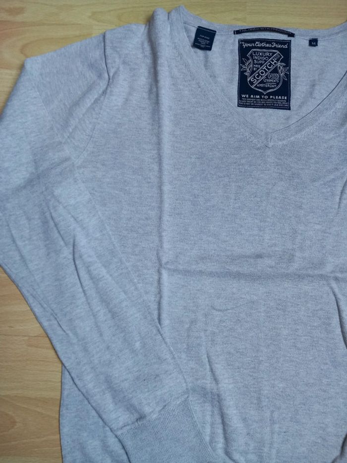 Pull gris col V en excellent état Taille M - photo numéro 5