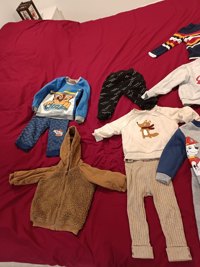 Lot vêtements 24 mois (34 pièces) - photo numéro 9