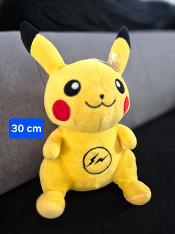 Peluche Pikachu 30 cm