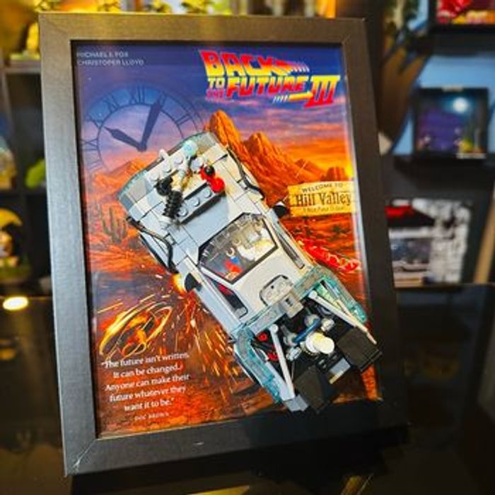 Cadre compatible LEGO DeLorean - Back to the Future III - (18×24 cm)