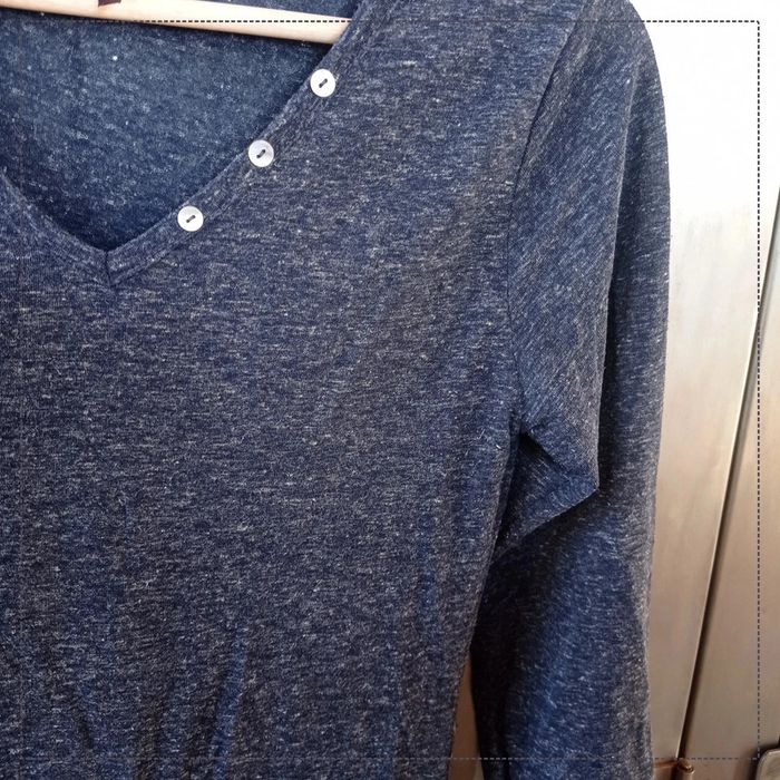Haut bleu manches longues col rond + boutons taille S Anna Karel bon état - photo numéro 2