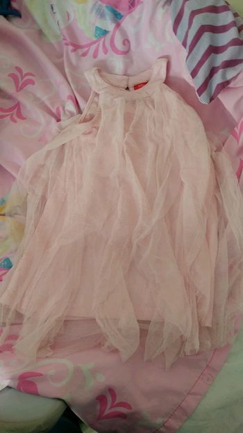 Robe dentelle pailleté or 4 ans