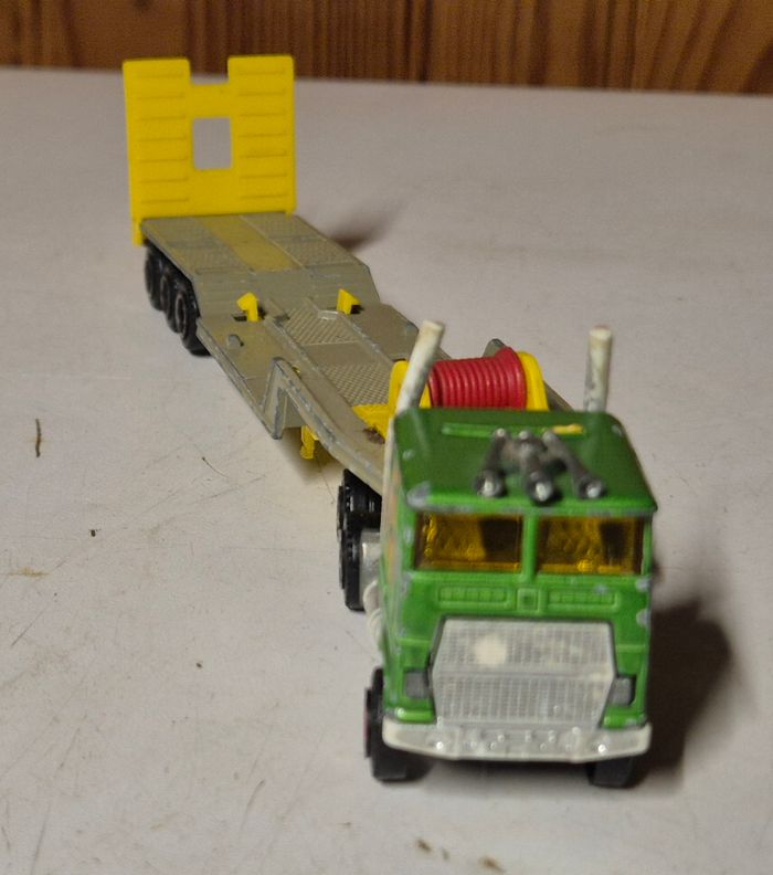 Miniature majorette camion Ford cl9000 + semiI surbaissee porte tractopelle 1/87 - photo numéro 2