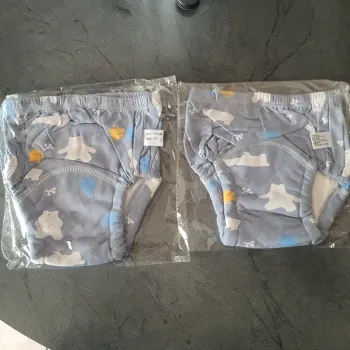 Lot 2 culottes d'apprentissage
propreté enfant/ þébé
garcon 3ans 100cm M-culottes de mômes