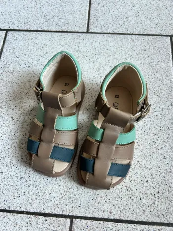 Sandales