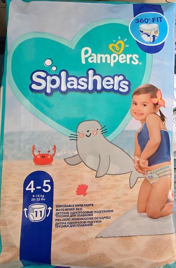 11 Couches Pampers de bain Taille 4