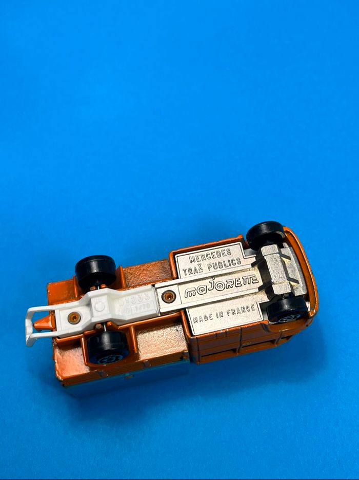 Majorette vintage : Camion Mercedes Travaux Publics - photo numéro 9