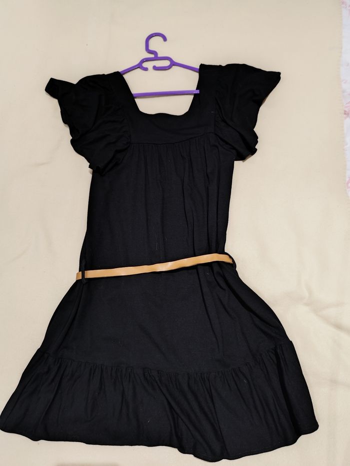 Robe noire avec ceinture marron - photo numéro 2