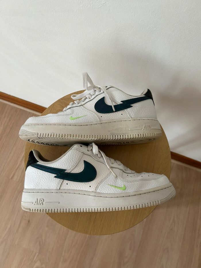 Nike Air Force 1 Low Lightning Bolt édition 20/21 – Taille 41 – Très bon état - photo numéro 4