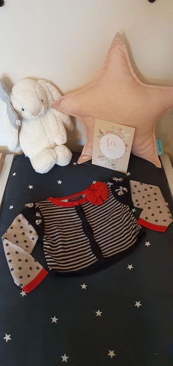 Gilet Catimini taille 6 mois en bon état