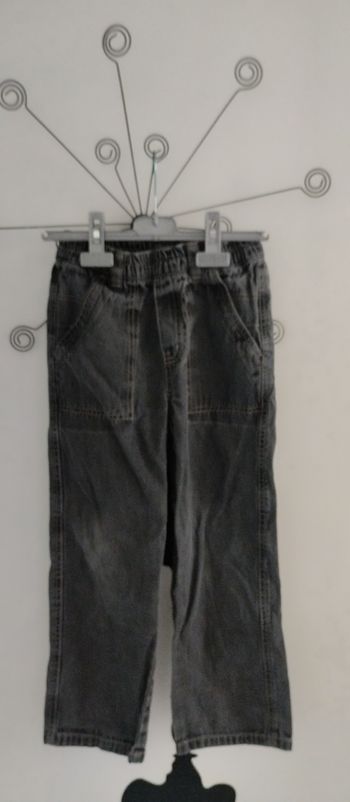 Jean noir taille 8 ans