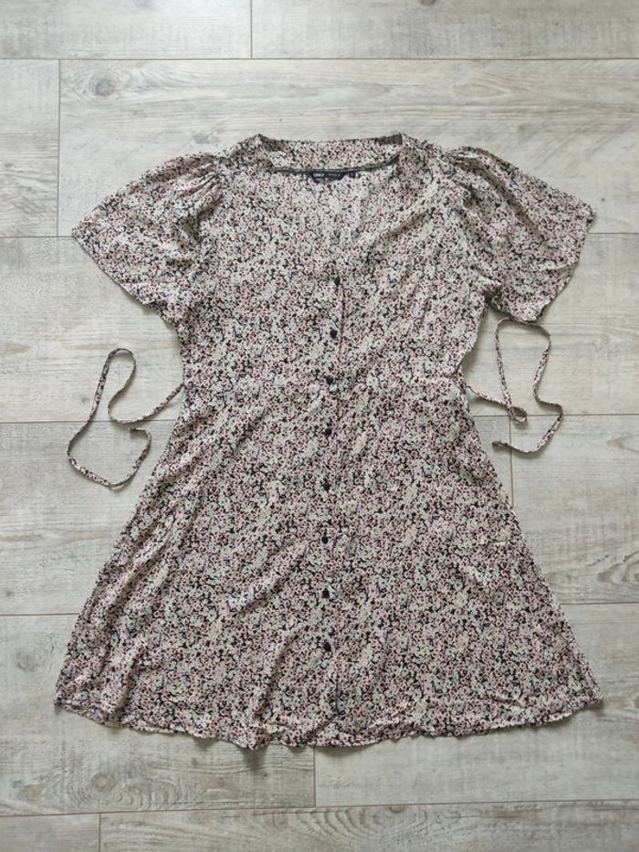 Robe mi-longue manches courtes boutonnée motif fleuri noir et pastel taille L Only - photo numéro 7