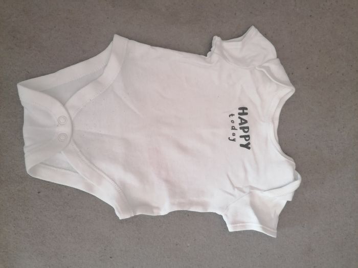 Lot de bodies manches courtes taille 0 à 3 mois - photo numéro 8