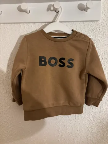 Pull bébé Boss taille 2 ans 86 cm