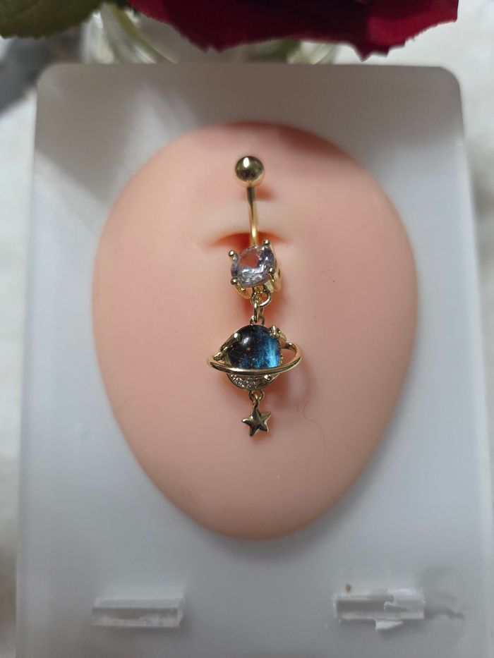 Piercing nombril gold planète - photo numéro 3
