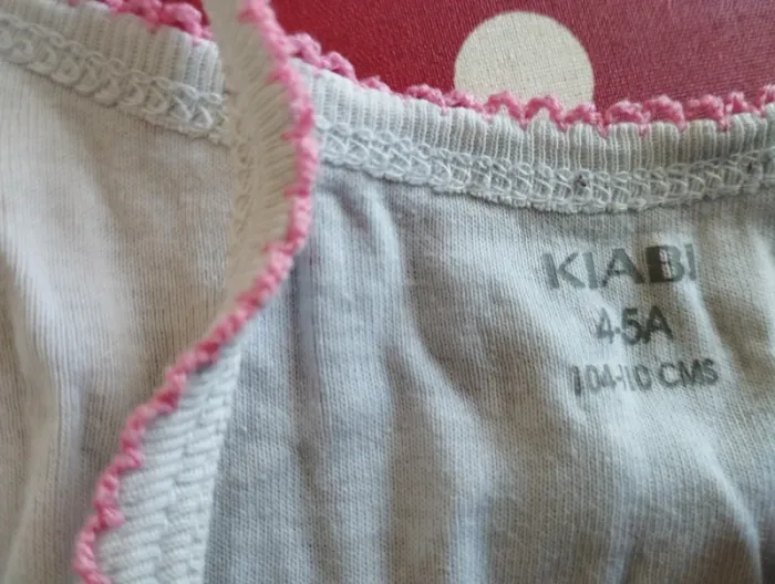 2 maillots de corps 4-5 ans - photo numéro 2