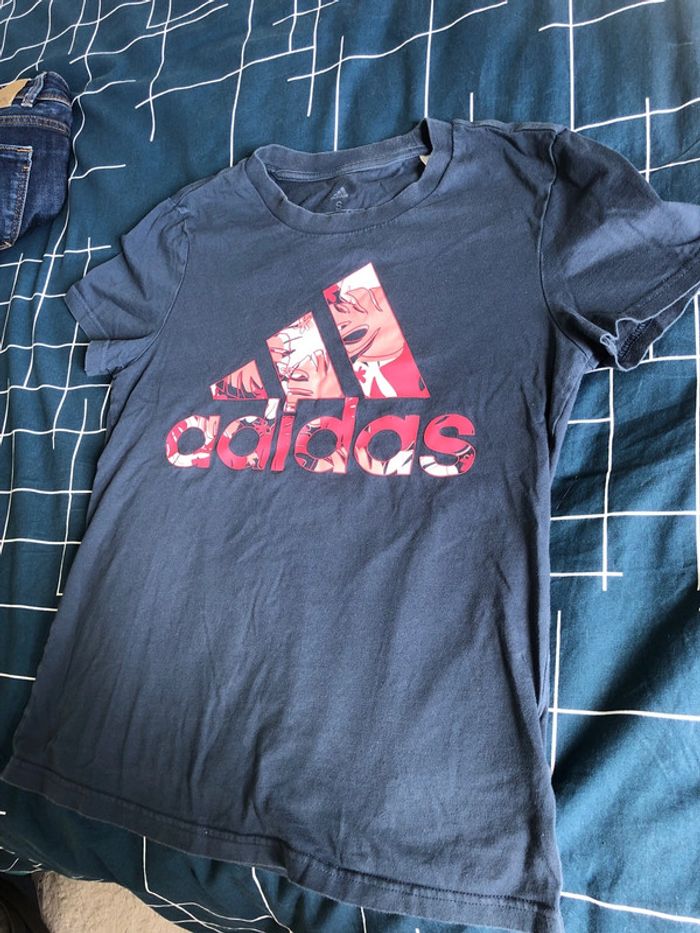 T shirt adidas bleu et rose - photo numéro 3