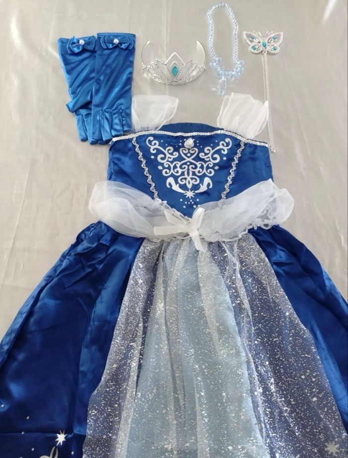 Déguisement robe princesse bleu marine et accessoires 5ans