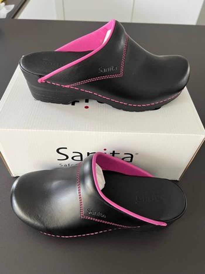 Sabot sanita noir mat bordure rose 35 neuf