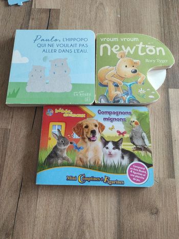 Lot de 3 petits livres voir photos