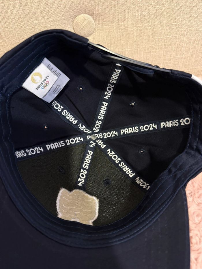 Casquette officiel jeux olympiques Paris 2024 neuve avec étiquette - photo numéro 3