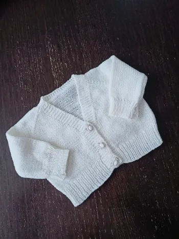 Cardigan fait main blanc Naissance