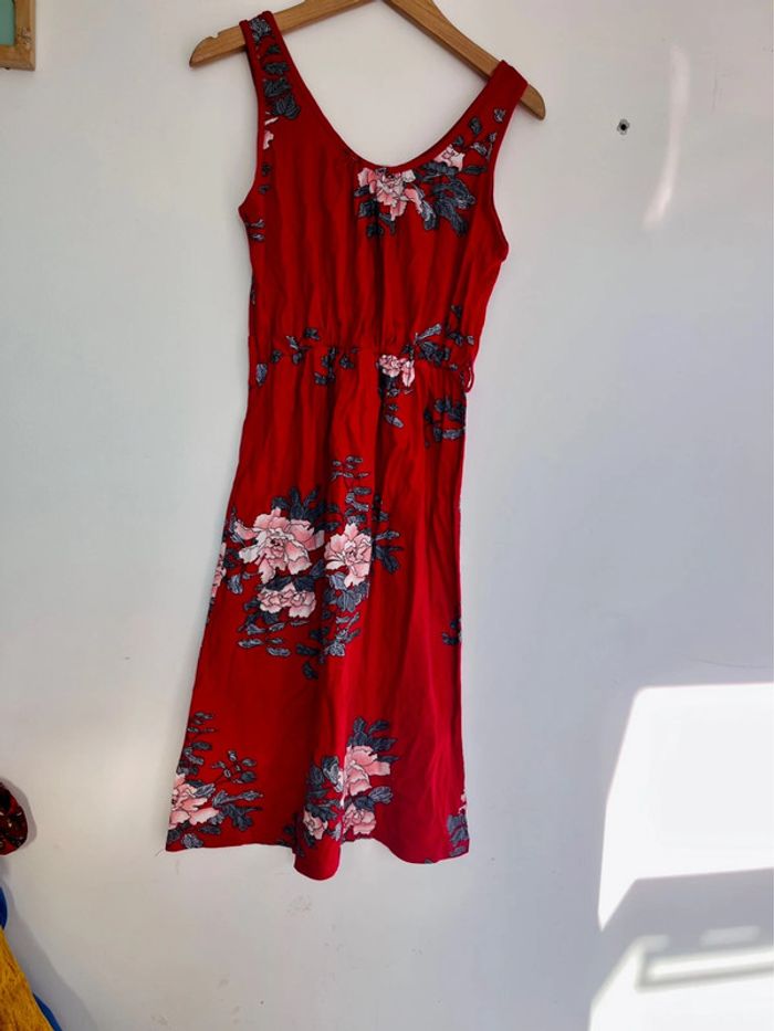 robe rouge fleurie - photo numéro 2