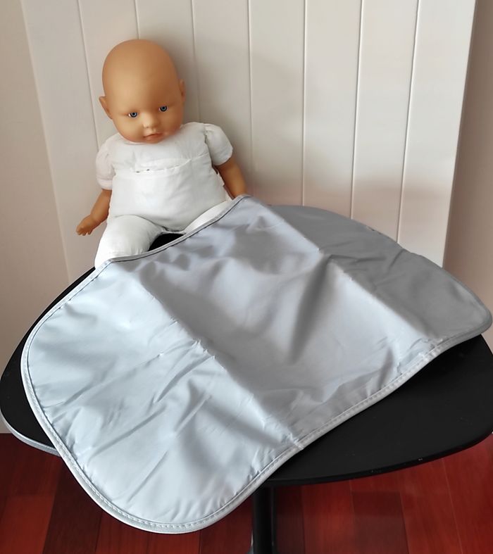 Tapis à langer de voyage pour bébé – Gris, lavable - photo numéro 1